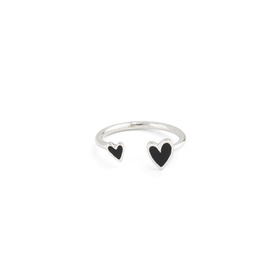 Кольцо из серебра с двумя сердцами с черной эмалью