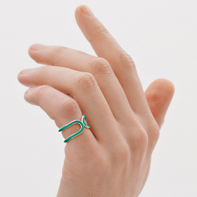 Кольцо свобода из серебра с зеленой эмалью