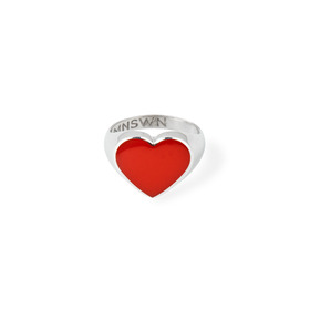 Кольцо-печатка из серебра с красным сердцем