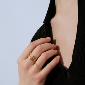 Серебряное кольцо с позолоченым покрытием с топазом "Гармония мира"