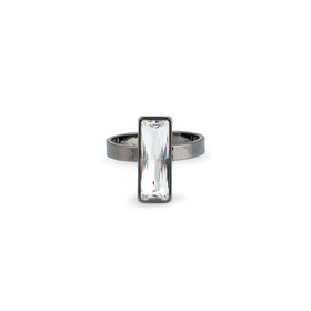 Чернёное кольцо с прозрачным кристаллом