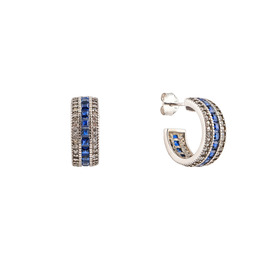 Серебряные незамкнутые серьги-кольца с синими и белыми кристаллами