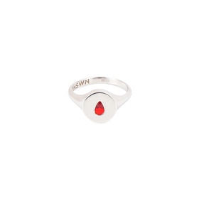 Кольцо-печатка из серебра с красной каплей