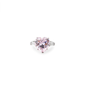 Серебряное кольцо с розовым кристаллом огранки сердца