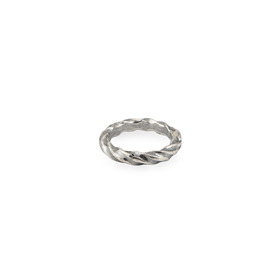 Закрученное кольцо из серебра