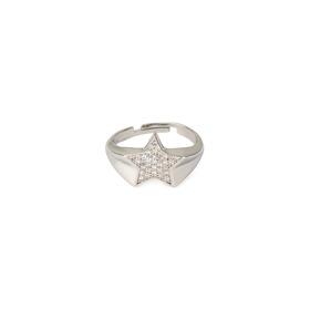 Серебряное кольцо со звездой из белых кристаллов