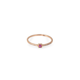 Тонкое кольцо из розового золота с квадратным рубином и бриллиантами