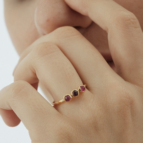 Позолоченное кольцо из серебра с тремя рубинами