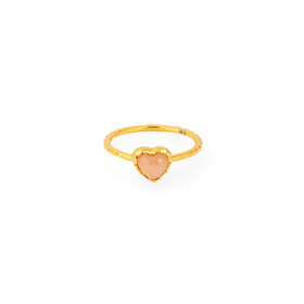 Позолоченное кольцо с персиковым лунным камнем в форме сердечка