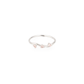 Тонкое серебряное кольцо с дугообразной вставкой из розового кварца