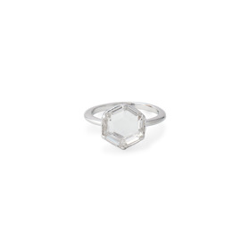 Серебряное кольцо тонкое с крупным шестиугольным горным хрусталем