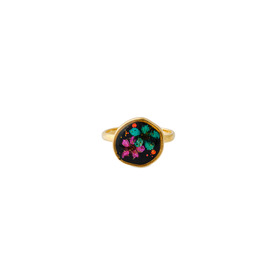 Маленькое круглое золотистое зеленое кольцо с розовым и зеленым цветками