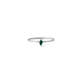 Тонкое кольцо из серебра с зелёным ониксом