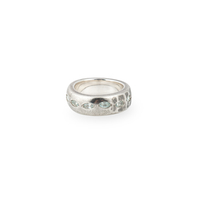 Широкое кольцо из серебра с топазами
