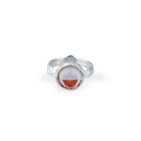 Серебристое кольцо с круглым кристаллом
