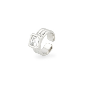 Серебристое кольцо с квадратным кристаллом