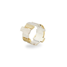 Биколорное фактурное кольцо-город из серебра