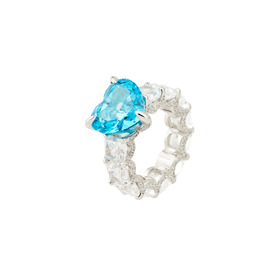 Кольцо из серебра с дорожкой из кристаллов и крупным голубым кристаллом сердце