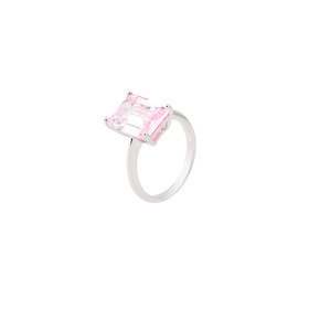 Кольцо из серебра с розовым прямоугольным камнем