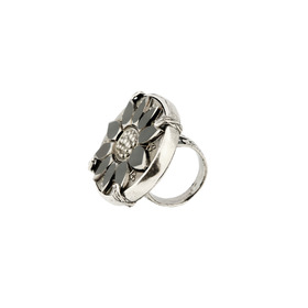 Объемное кольцо с цветком из черного винтажного стекла