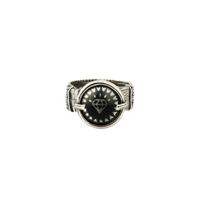 Черное хрустальное кольцо с изображением кристалла