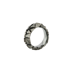 Кольцо из серебра с трещинами