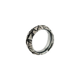 Кольцо из серебра с трещинами
