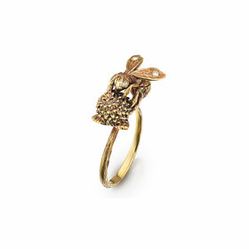 Позолоченное кольцо Bumblebee sul trifoglio