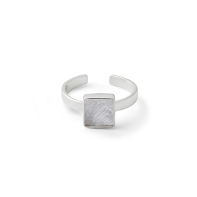 Незамкнутое кольцо с квадратом из серебра со светлым плоским перламутром