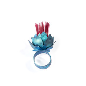 Синее кольцо-цветок из титана и нейлона с жемчугом