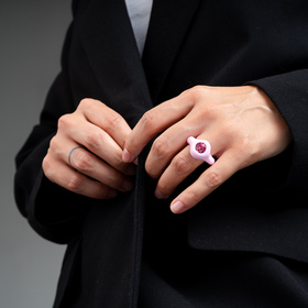 Розовое кольцо из полимерной глины с розовым стразом