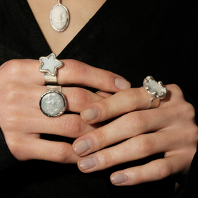 Кольцо с серебряным покрытием с натуральным жемчугом