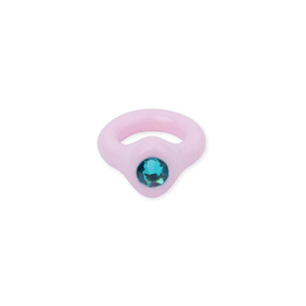 Кольцо светло-розового цвета с голубым кристаллом