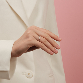 Женское классическое обручальное кольцо из белого золота