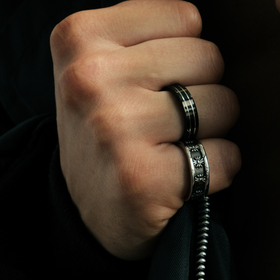 Стальное мужское кольцо с узорами