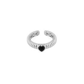 Серебристое фигурное кольцо с черным сердцем