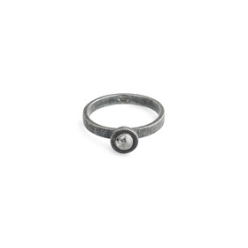Черненое кольцо из серебра Moon с бриллиантом