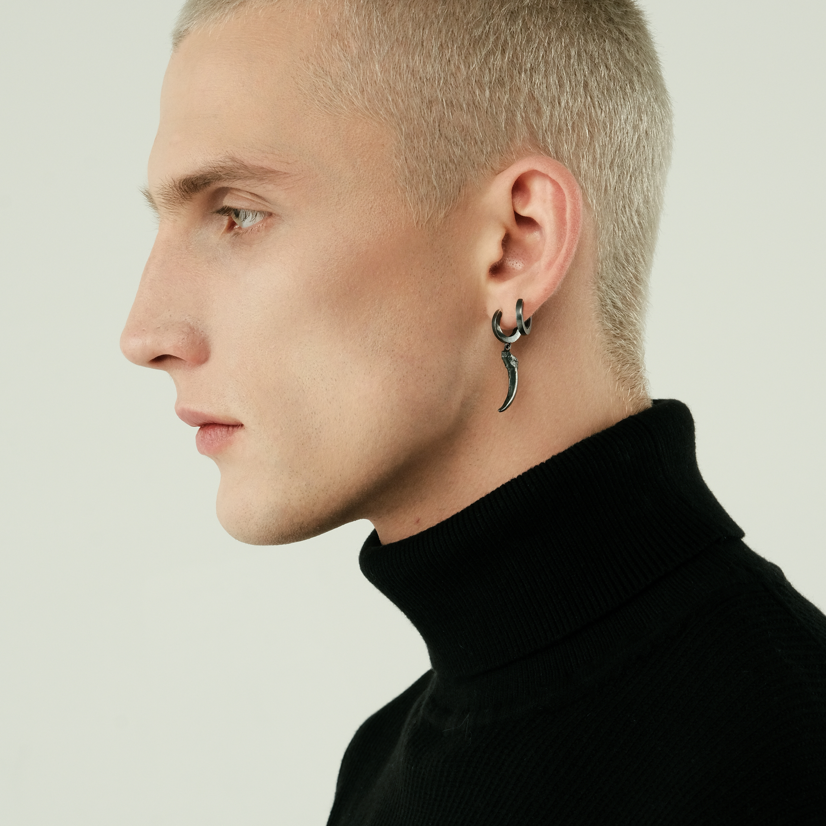 blackened mono earring Fox Claw
