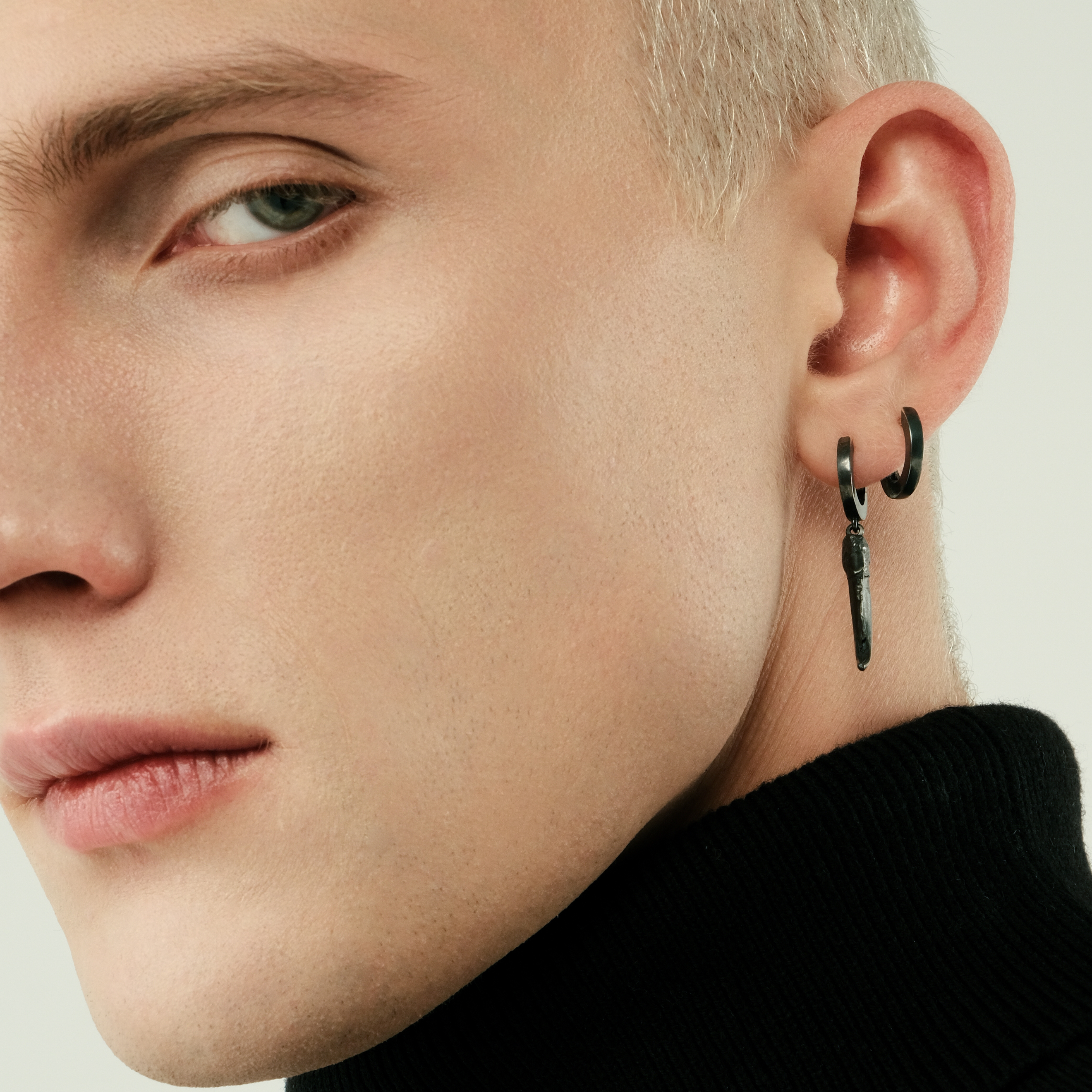 blackened mono earring Fox Claw