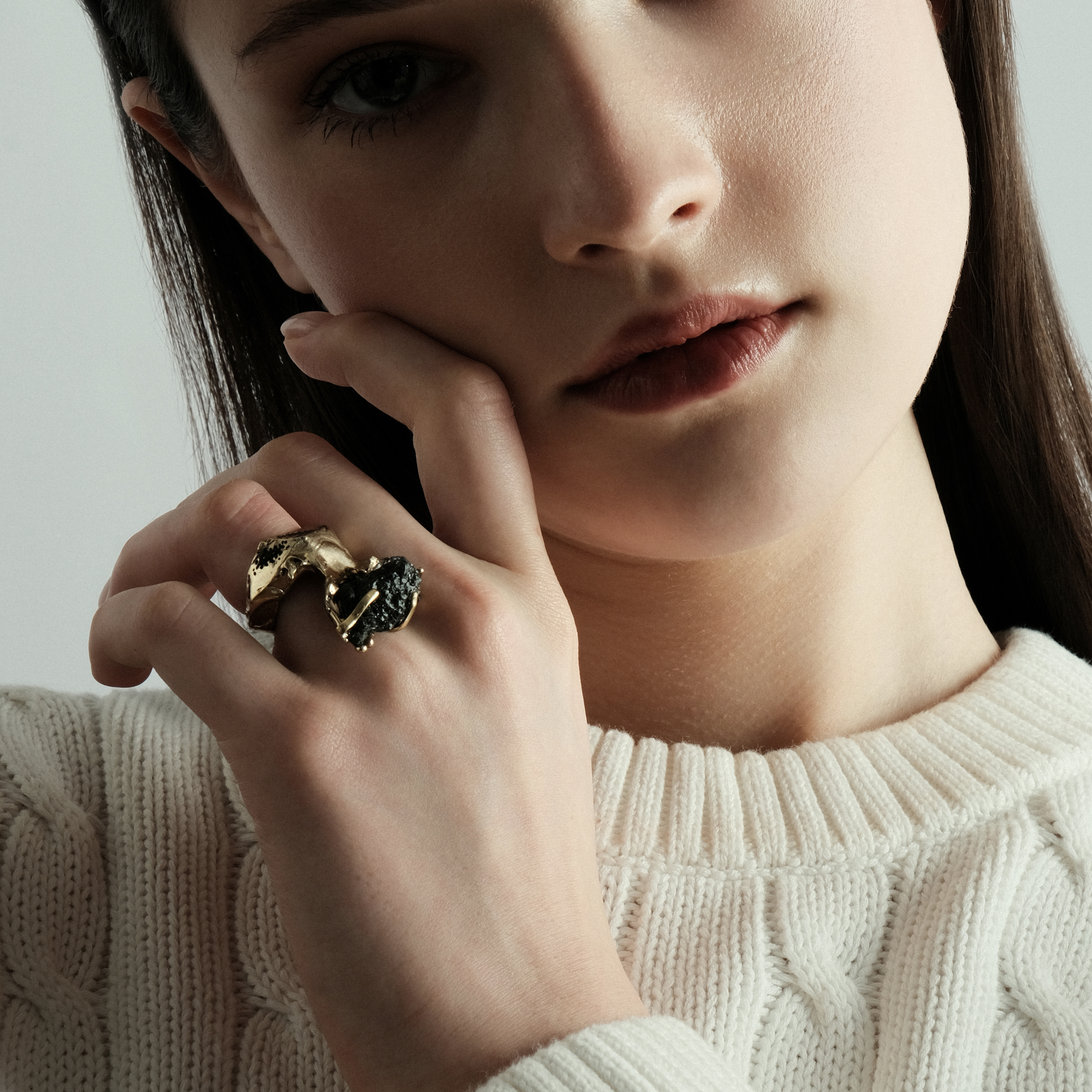 Brass ring with quartz