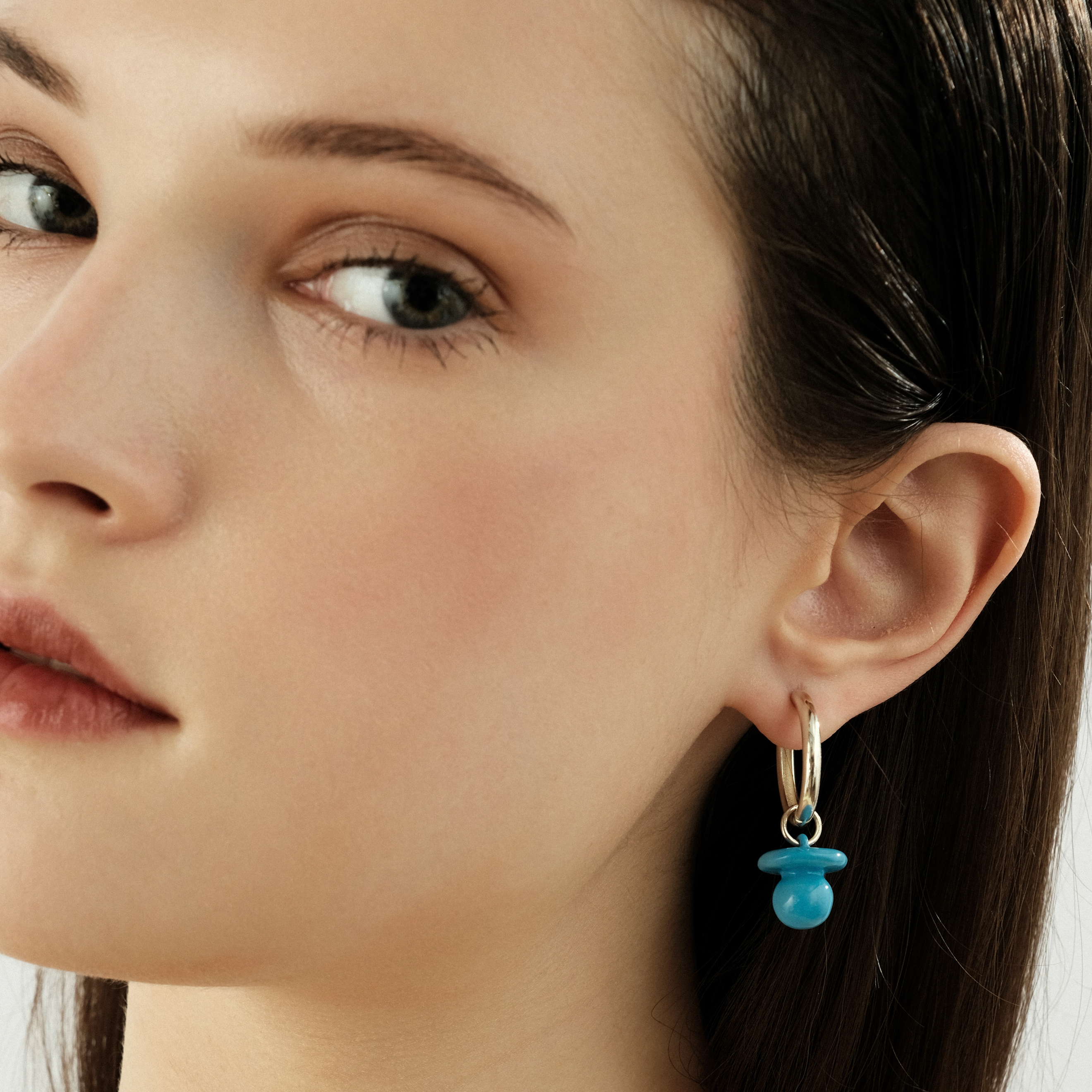 ASYMMETRIC NIPPLE blue EARRINGS