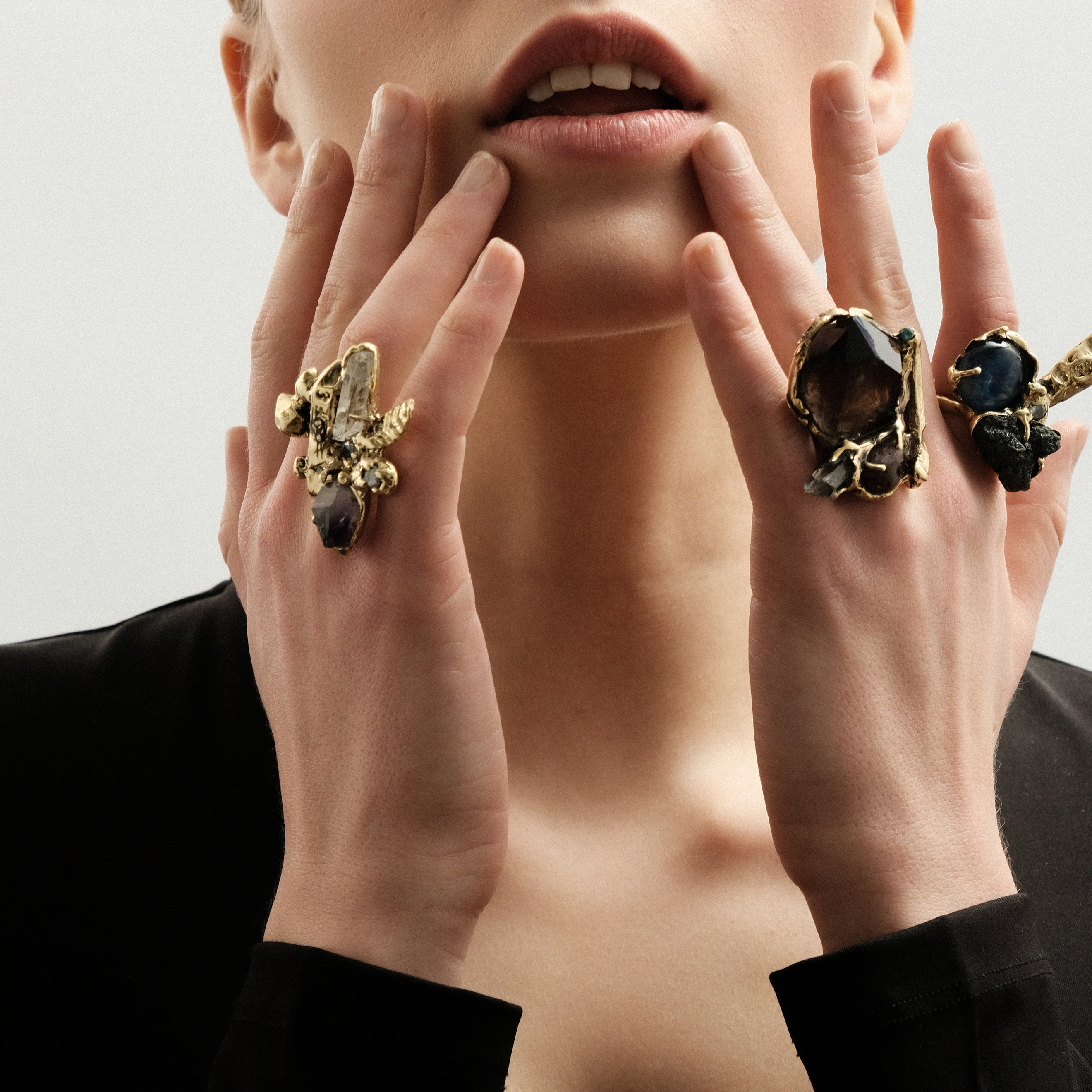 Brass ring with inserts: quartz and kyanite