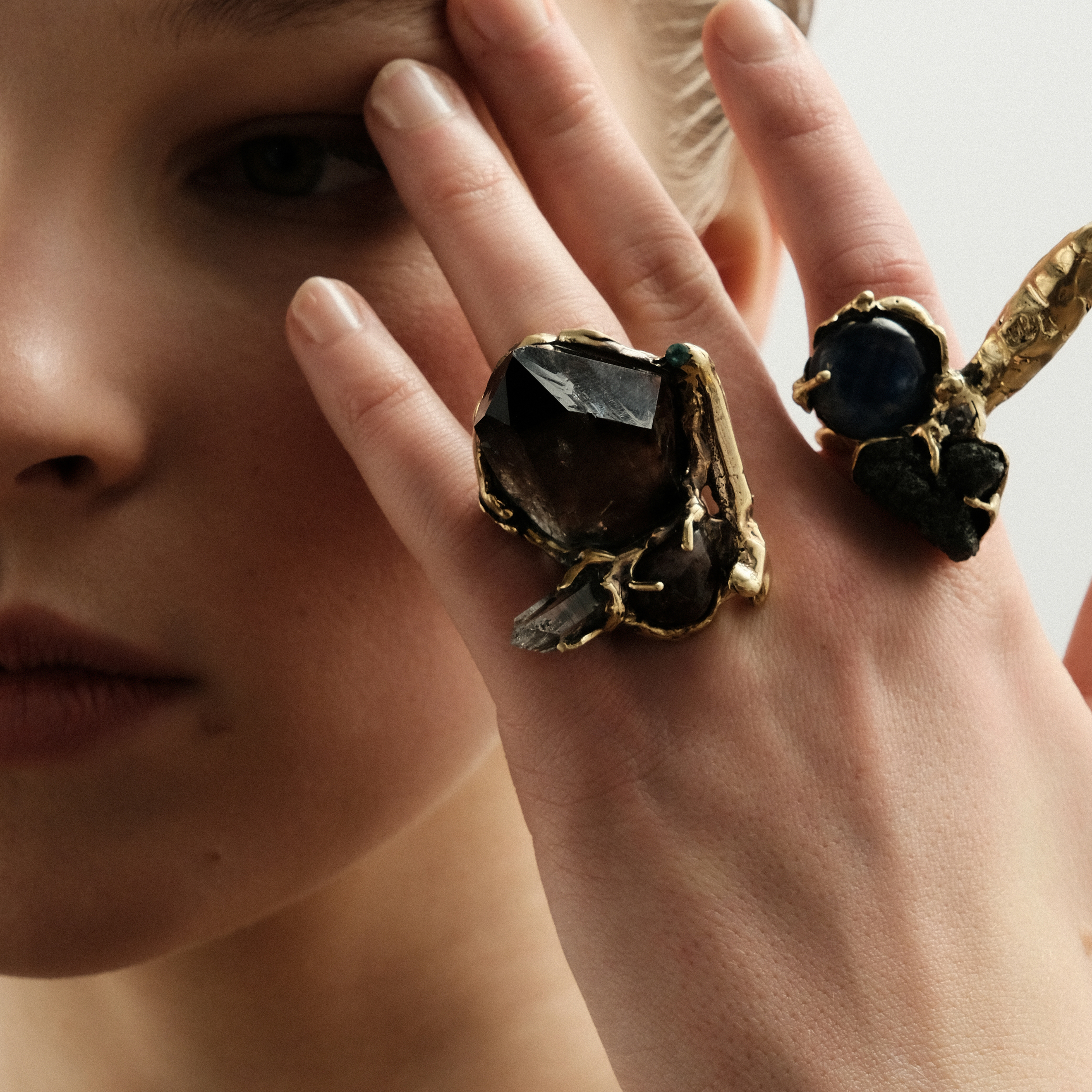 Brass ring with inserts: quartz and kyanite