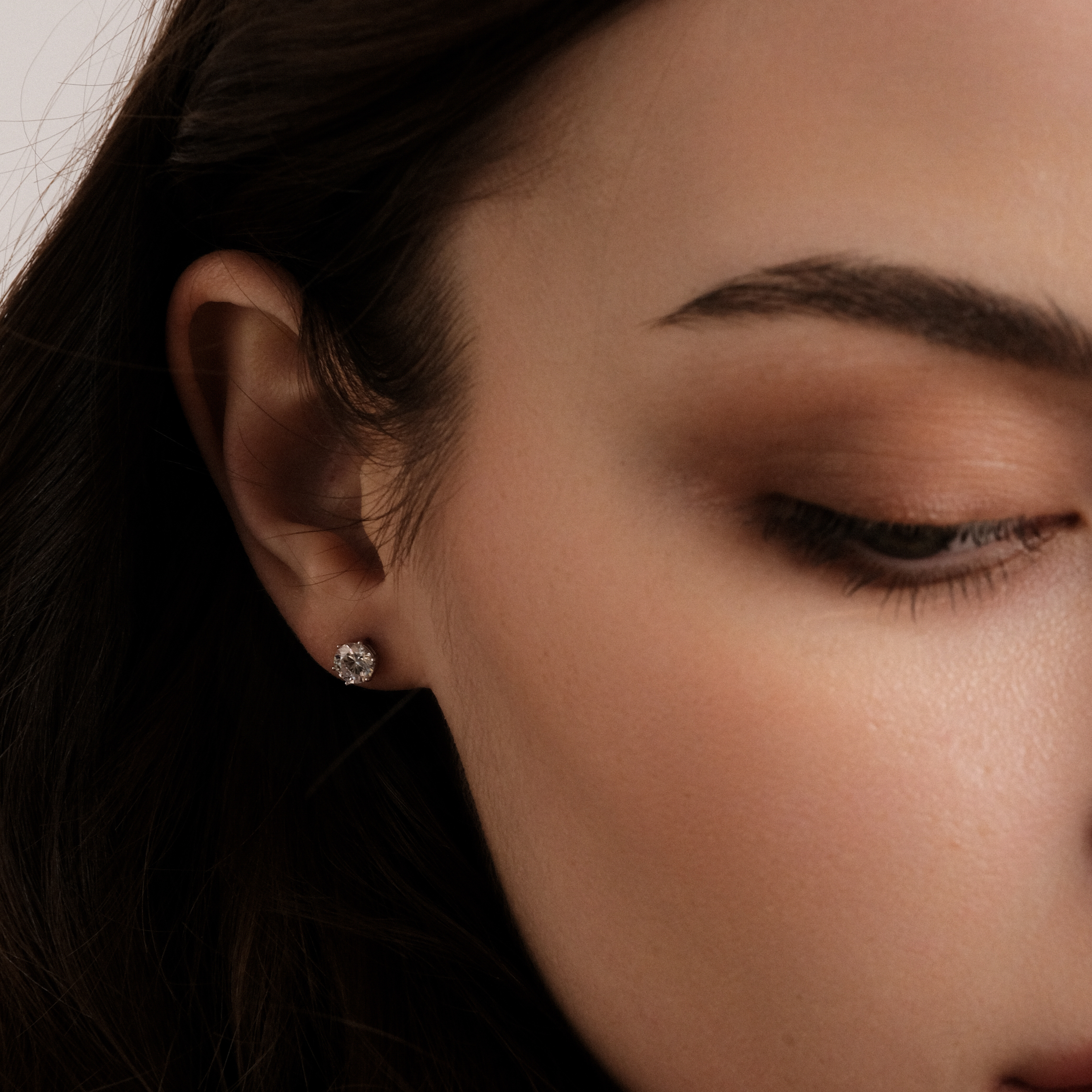 stud earrings with white crystals