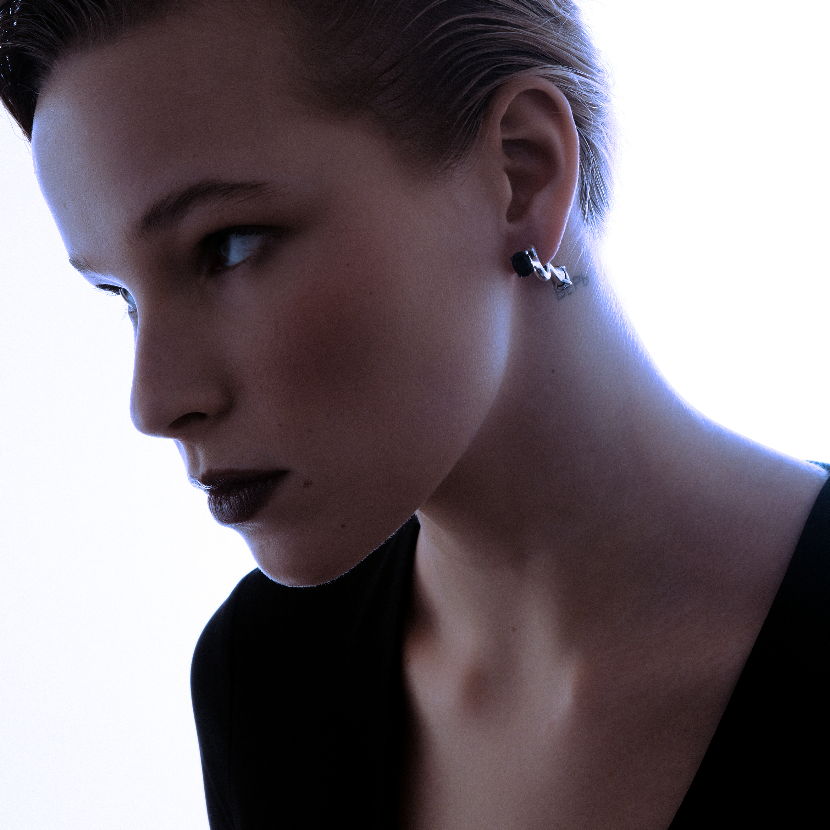 single earring Echo Drop Garnet