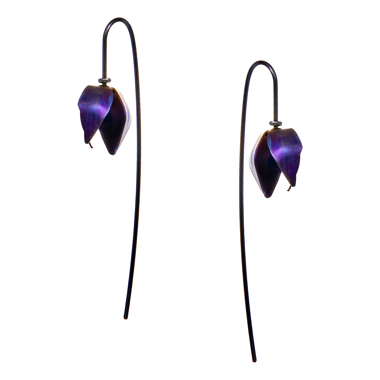 FlyInHome Серьги из титана с малыми фиолетовыми бутонами