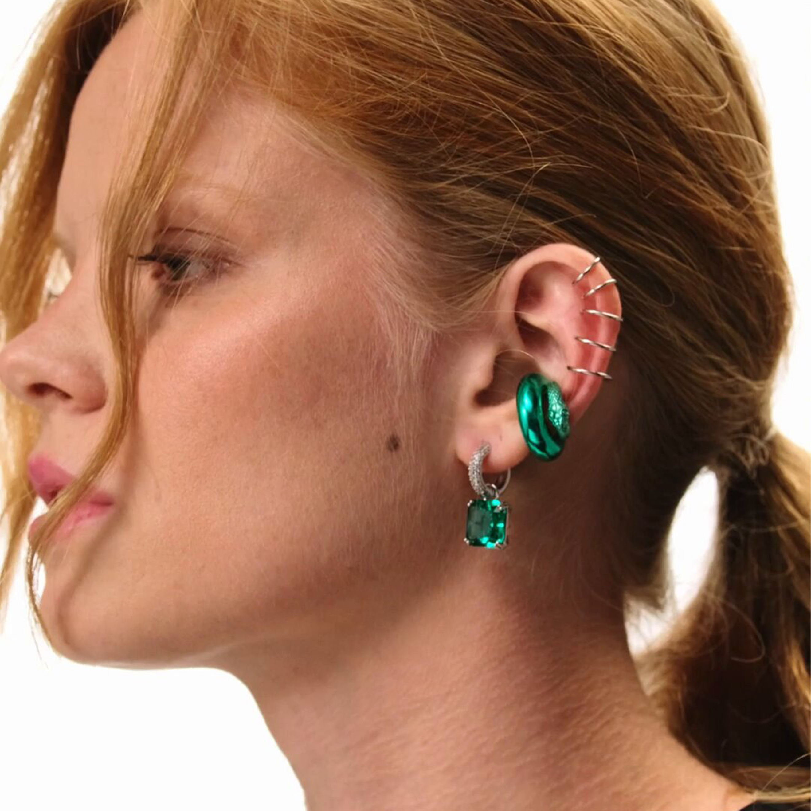 Серьги из серебра с подвеской из зеленого кристалла