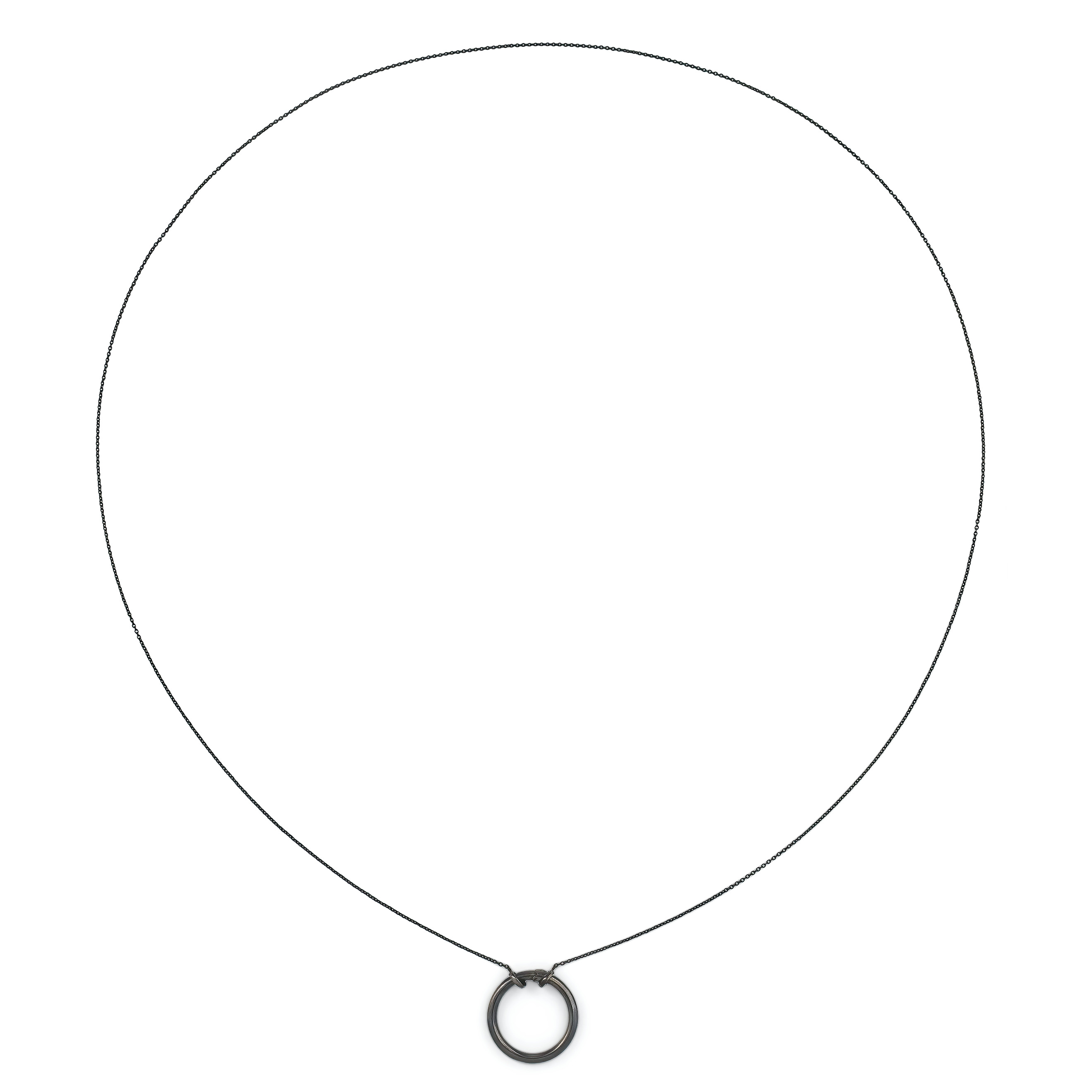 Hold necklace in dark silver
