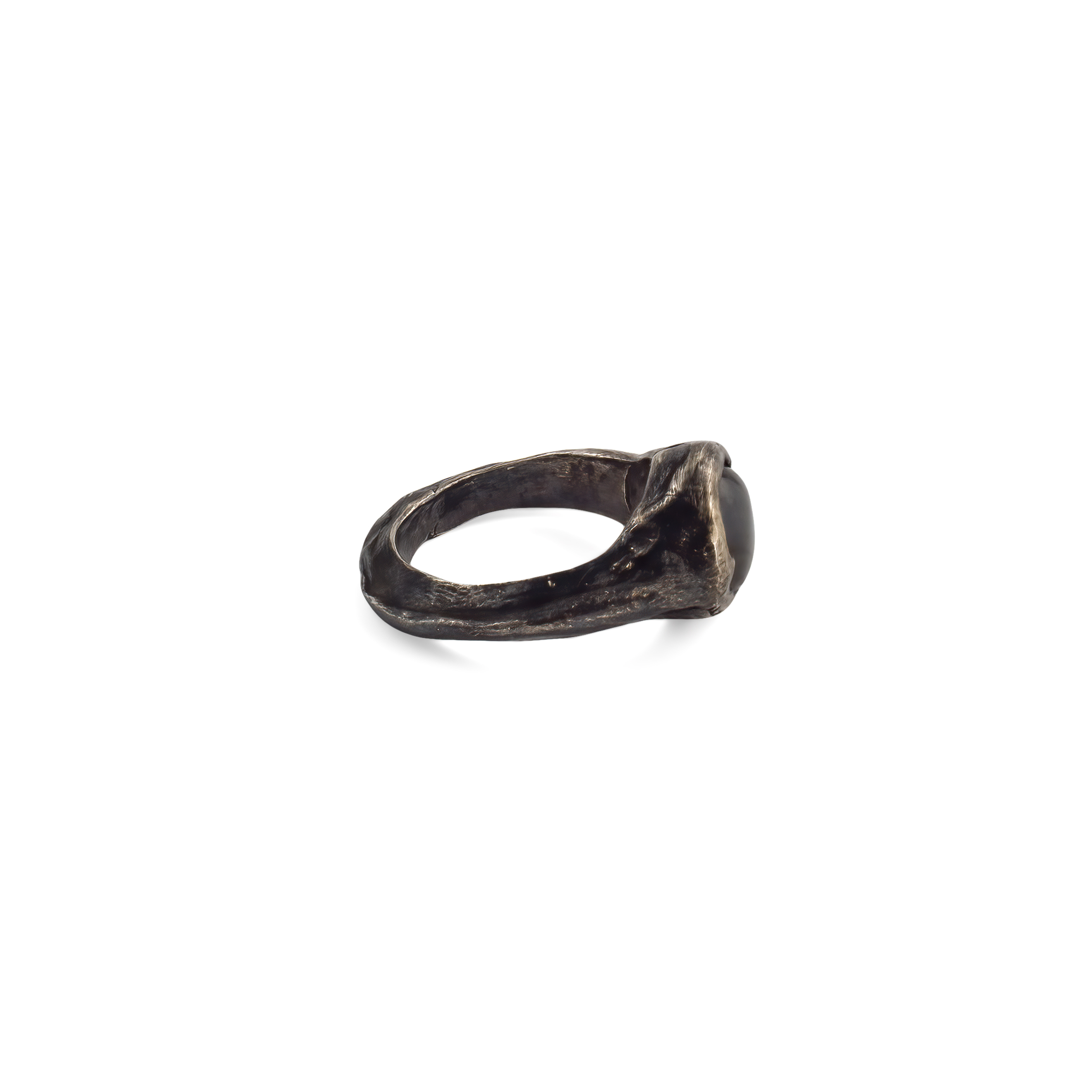 COVENT ring with Labrador