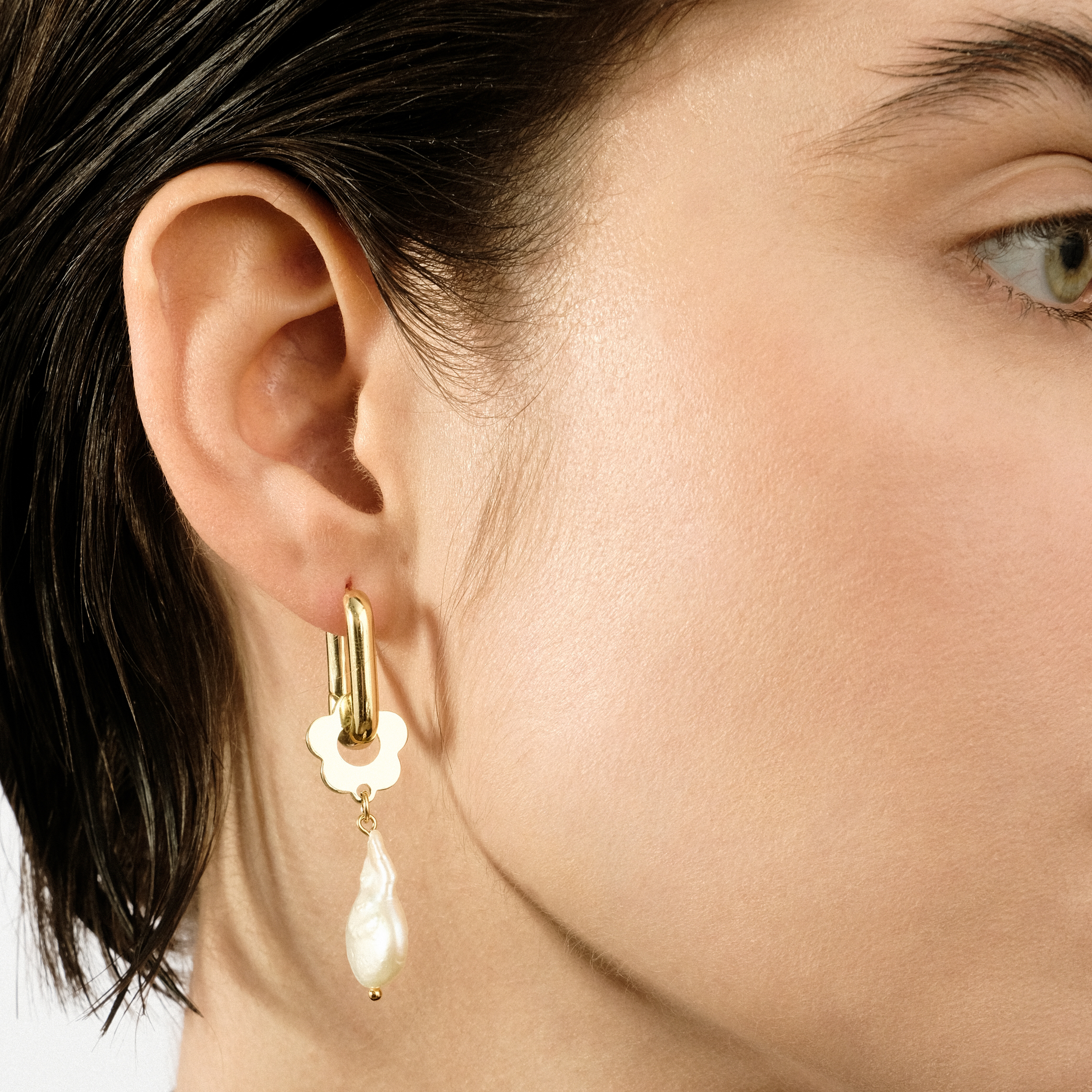 gold-tone pearl drop earrings «Crying Flowers»
